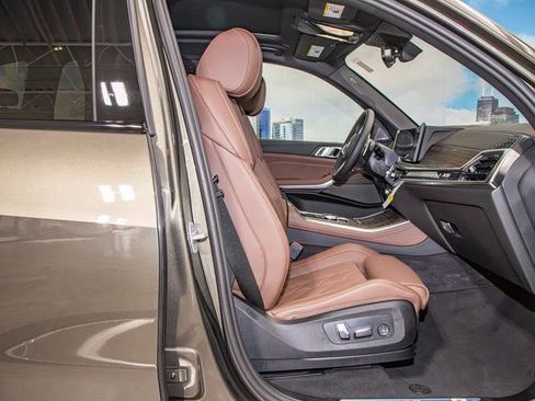 Used 2026 BMW X5 xDrive40i w/ M Sport Package AWD/4WD image 21