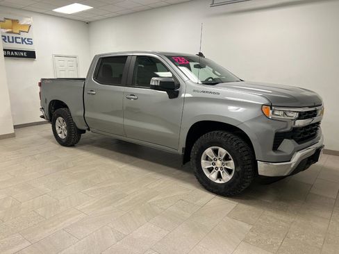 Used 2025 Chevrolet Silverado 1500 LT image 6