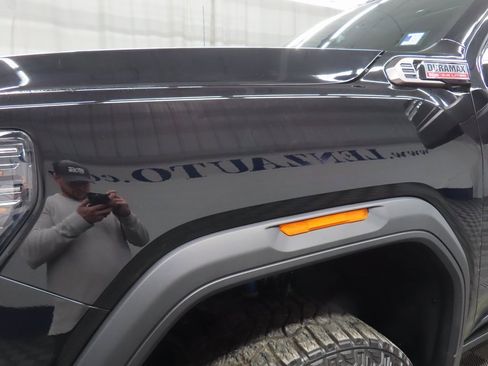 Used 2025 GMC Sierra 2500 AT4X image 53