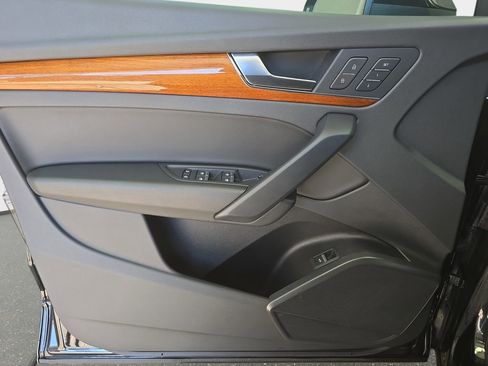 Used 2023 Audi Q5 2.0T Premium w/ Convenience Package image 26