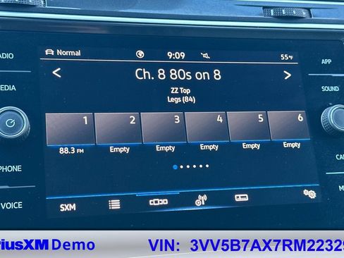 Used 2024 Volkswagen Tiguan Wolfsburg Edition image 27