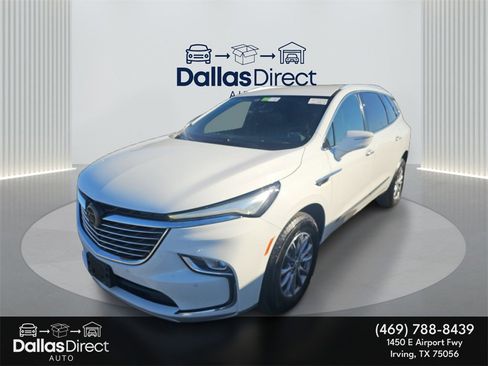 Used 2023 Buick Enclave Essence image 2