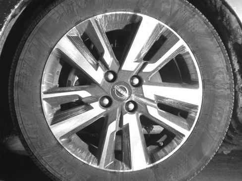 Used 2025 Nissan Versa SV image 12