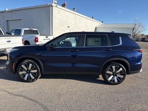 New 2026 Mitsubishi Outlander SE FWD image 4