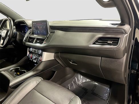 Used 2022 GMC Yukon SLT w/ SLT Premium Package image 41
