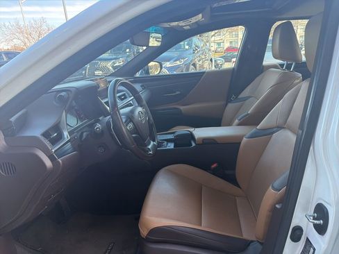 Certified 2021 Lexus ES 250 w/ Premium Package image 21