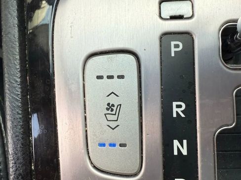 Used 2012 Hyundai Genesis 3.8 w/ Premium Pkg image 12