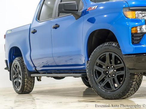Used 2023 Chevrolet Silverado 1500 Custom Trail Boss AWD/4WD image 4