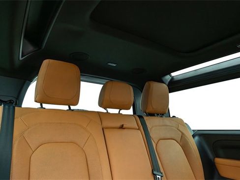 Used 2024 Land Rover Defender 90 Carpathian Edition image 7