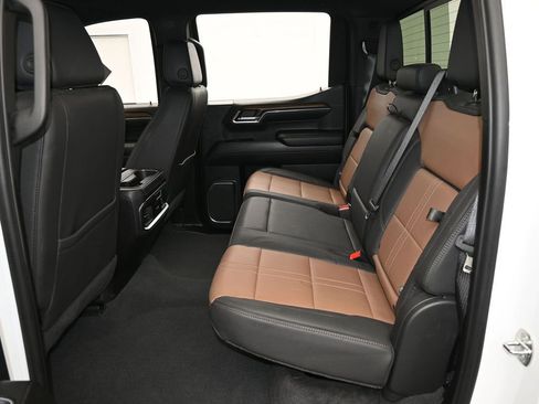 Used 2024 Chevrolet Silverado 1500 High Country image 40