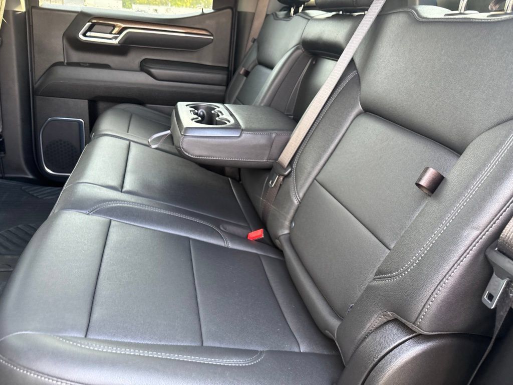 Used 2025 Chevrolet Silverado 1500 LT Trail Boss w/ Convenience Package II AWD/4WD image 11