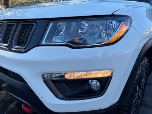 Used 2020 Jeep Compass Trailhawk AWD/4WD image 11