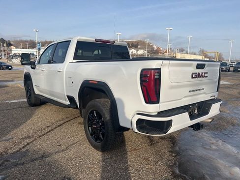 Used 2025 GMC Sierra 2500 AT4 w/ AT4 Premium Plus Package image 5