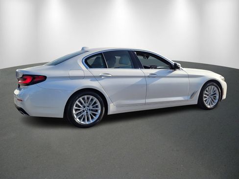 Used 2023 BMW 530i w/ Premium Package image 7