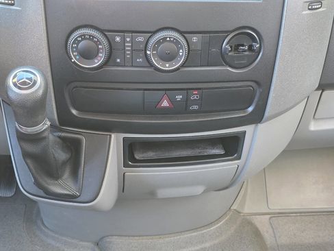 Used 2016 Mercedes-Benz Sprinter 2500 image 15