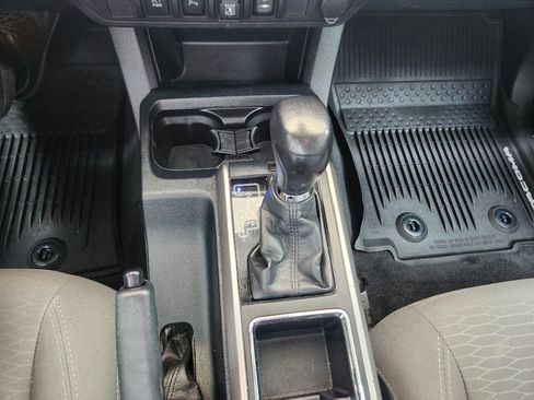 Used 2019 Toyota Tacoma SR5 AWD/4WD image 22