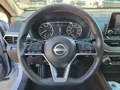 Used 2024 Nissan Altima 2.5 SR FWD image 23