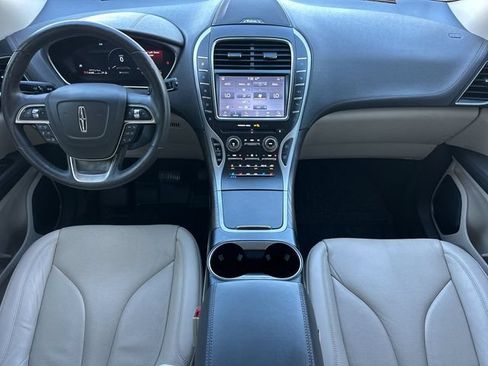Used 2019 Lincoln Nautilus Reserve AWD/4WD image 12