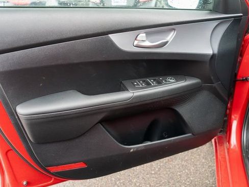 Used 2024 Kia Forte LXS w/ LXS Technology Package FWD image 16