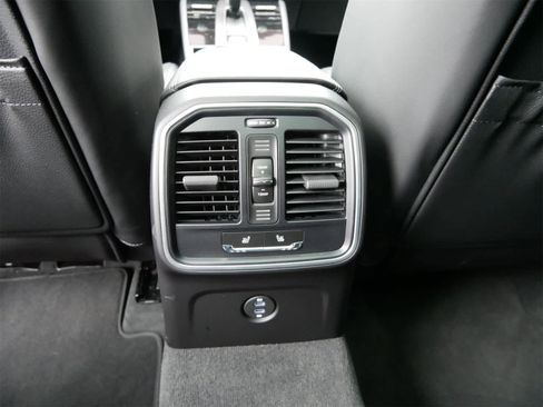 New 2025 Porsche Macan S image 12