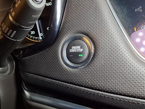 Certified 2025 Cadillac XT6 Luxury image 7