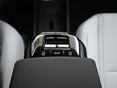 New 2025 Volvo EX30 Ultra w/ Climate Package image 14