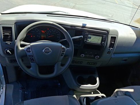 Used 2021 Nissan NV 3500 SV RWD image 11