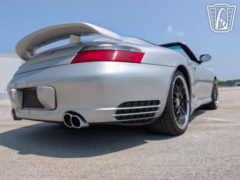 Used 2004 Porsche 911 Carrera 4S image 16