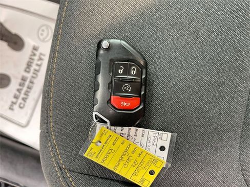 Used 2024 Jeep Gladiator Sport image 33