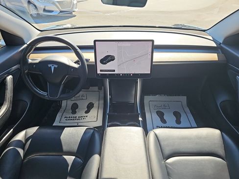 Used 2020 Tesla Model 3 Standard Range Plus RWD image 13