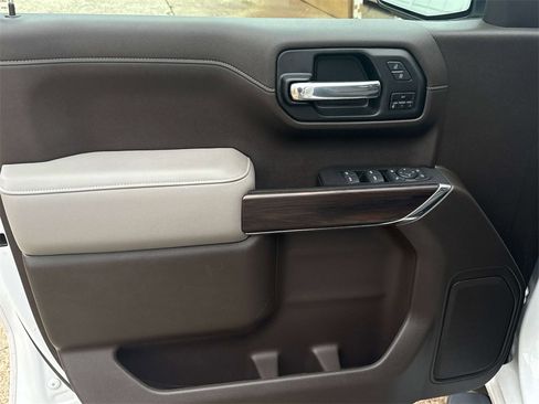 Used 2022 GMC Sierra 1500 SLT image 13