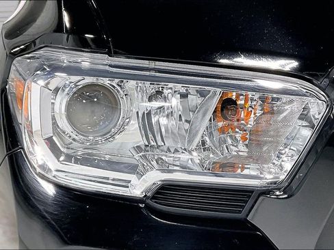 Used 2023 Toyota Tacoma SR image 39