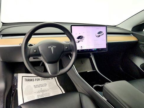 Used 2020 Tesla Model 3 Standard Range Plus RWD image 12