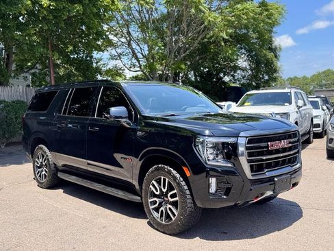 Used 2023 GMC Yukon XL AT4 w/ Technology Package AWD/4WD image 8