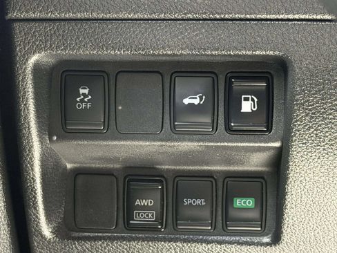 Used 2018 Nissan Rogue SV AWD/4WD image 40
