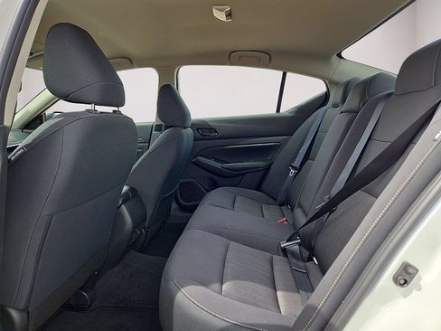 Used 2025 Nissan Altima 2.5 SV FWD image 14