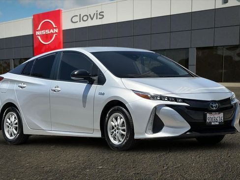 Used 2022 Toyota Prius Prime LE FWD image 10