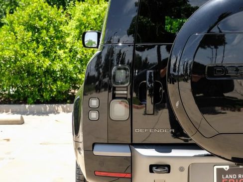 New 2026 Land Rover Defender 130 V8 AWD/4WD image 59