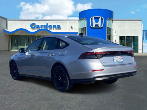 Certified 2025 Honda Accord SE image 4