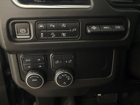 Used 2022 Chevrolet Tahoe Premier AWD/4WD image 16