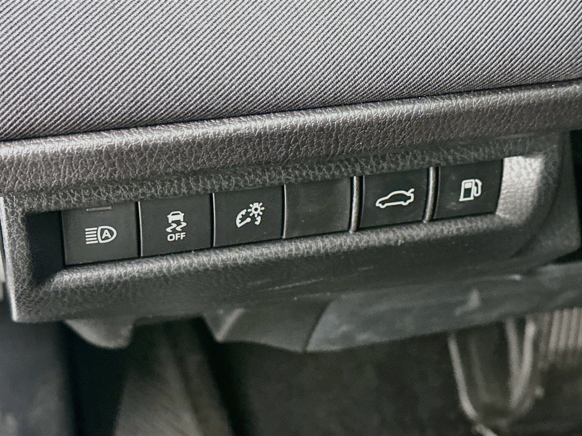 Used 2026 Toyota Camry LE FWD image 17