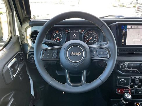 Used 2024 Jeep Wrangler Willys image 5