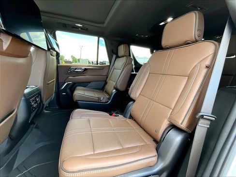 New 2026 Chevrolet Tahoe High Country AWD/4WD image 14