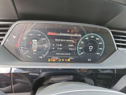 Used 2021 Audi e-tron Premium w/ Convenience Plus Package image 20