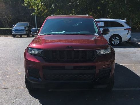 New 2025 Jeep Grand Cherokee L Altitude image 8