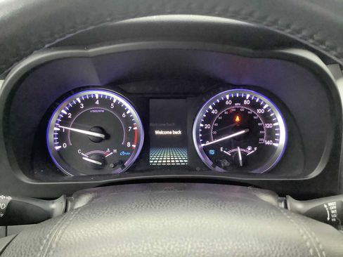 Used 2019 Toyota Highlander XLE AWD/4WD image 16