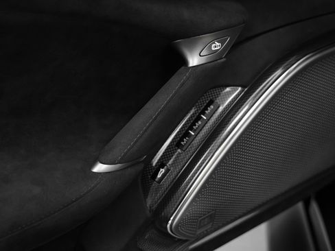 Certified 2025 Ferrari Roma Spider image 70