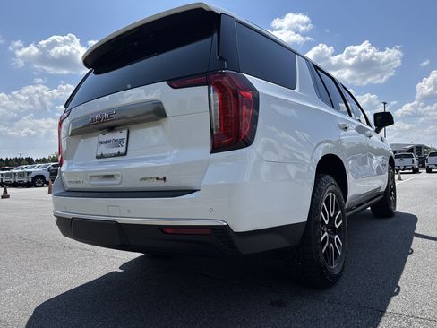 Used 2021 GMC Yukon AT4 w/ AT4 Premium Package AWD/4WD image 10