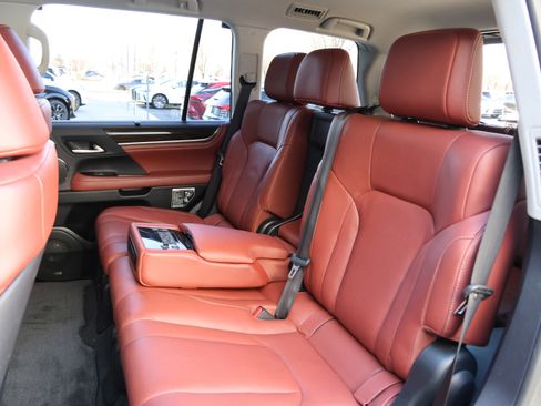 Used 2019 Lexus LX 570 4WD image 39