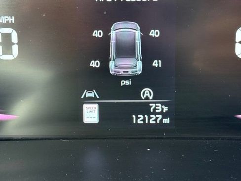 Used 2023 Kia Soul LX w/ Option Group 015 FWD image 18